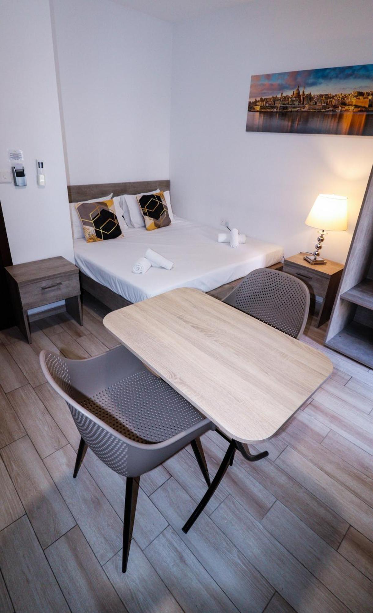 Napoli Suites Studios Aparthotel Saint Julian's Dış mekan fotoğraf