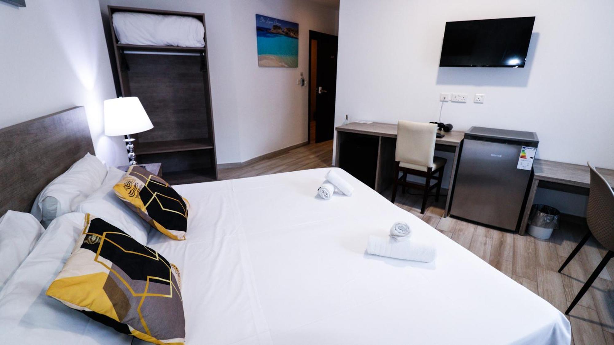 Napoli Suites Studios Aparthotel Saint Julian's Dış mekan fotoğraf