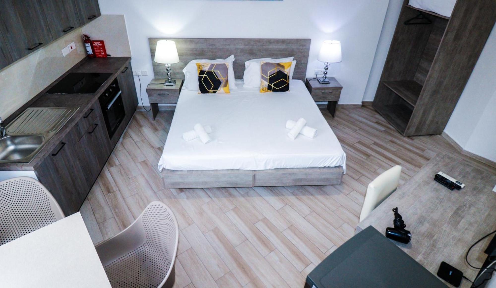 Napoli Suites Studios Aparthotel Saint Julian's Dış mekan fotoğraf