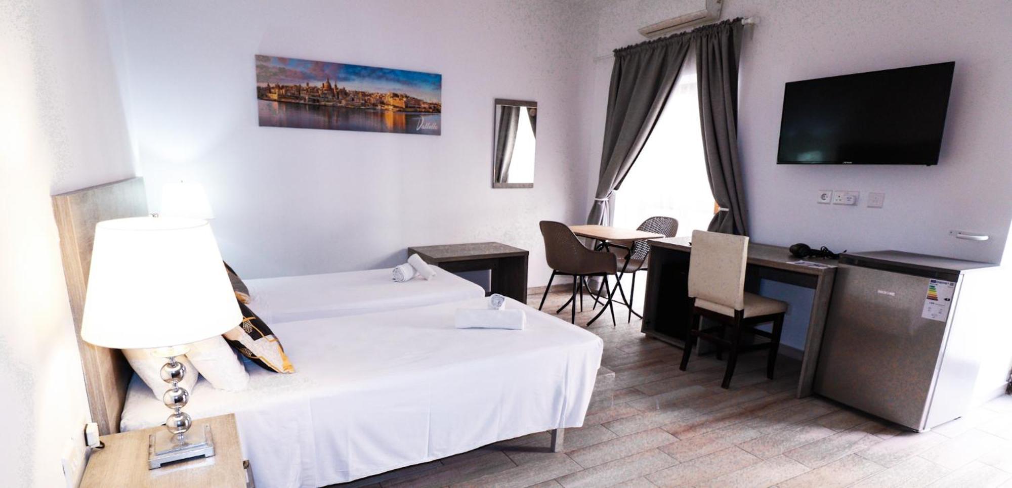 Napoli Suites Studios Aparthotel Saint Julian's Dış mekan fotoğraf