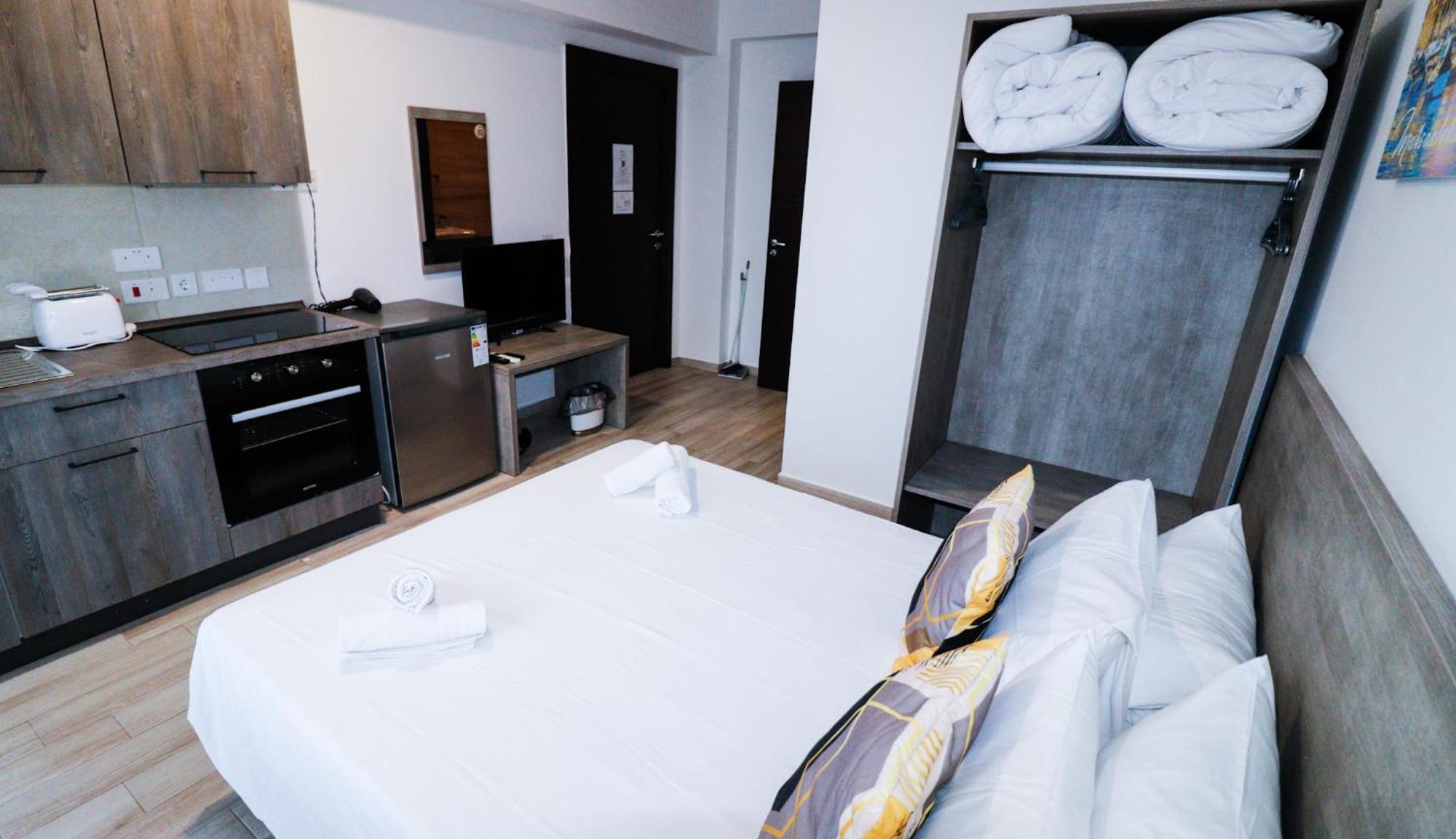 Napoli Suites Studios Aparthotel Saint Julian's Dış mekan fotoğraf