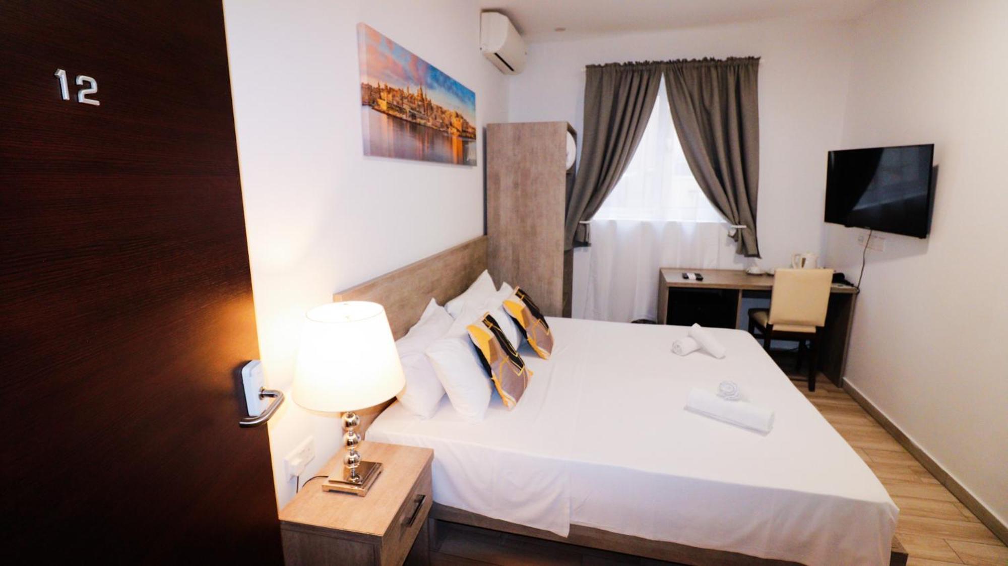 Napoli Suites Studios Aparthotel Saint Julian's Dış mekan fotoğraf